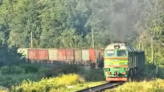 Тепловоз 2М62У-0075 и 2М62У-0188 с грузовым составом