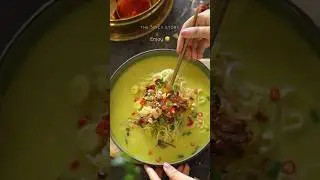 VEGETABLE KHOW SUEY 🍜, which is loaded with vegetables, is high on flavoursb#khowsuey #noodles #food