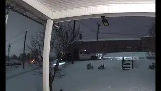 Sir! We need that power pole🥶🤣 #tennessee #snow #snowstorm #bristol #itsbristolbaby #snowplow 