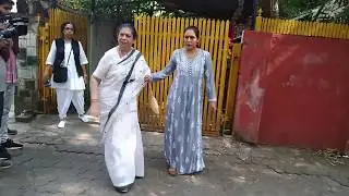 URMILA MATONDKAR, SHANKAR MAHADEVAN & RITESH SIDDHVANI VISIT SHABANA AZMI'S HOUSE