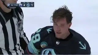 Vince Dunn lays down a beating on Dylan Holloway
