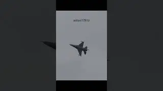 Singapore Airshow 2026 F-16C AH-64 flares opening #singaporeairshow #aviation #avgeek #airforce
