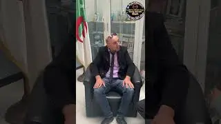 Malek souagui, &eacute;crivain et animateur de la radio soummam au micro D'INASLIYENE 