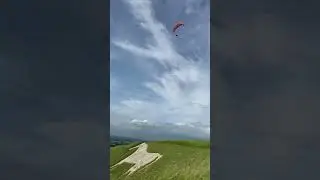 Paragliding when its windy day. #paragliding #whitehorseuk #whitehorse