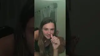 Two beautiful girls telling stories ♥️