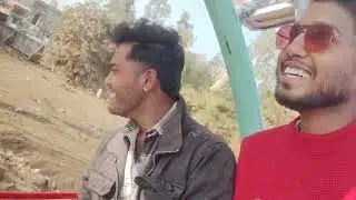Lateri mele mein me enjoy karte hue