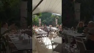 Летний ресторан в отеле.