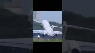 😂 Parece la plataforma de Aeroparque el lavadero  #aircraft #aterrizaje #aviation #avioneta #aviones