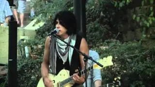 Moi - I Still Haven't Found What I'm Looking For - Evening of Independence