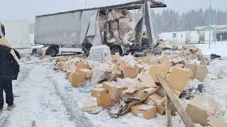 Лютый снегопад столкнул на Московском тракте 6 больших грузовиков