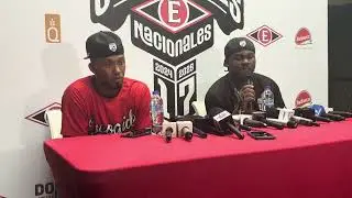 Alcides Escobar y Héctor Rodríguez luego de la victoria de los Leones del Escogido en la final