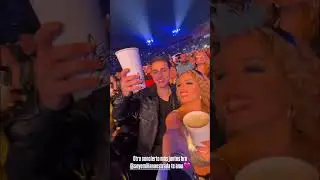 #SandraItzel concierto #Shakira y #RauwAlejandro 😏