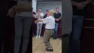 F&ecirc;te Kabyle 2024 - Ambiance Kabyle Avec Un Vieux Danse Kabyle Super Bien 👴🏻🕺🏻