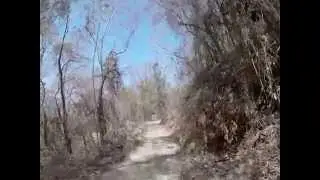 Monta&ntilde;a Hermosa Heights driving downhill