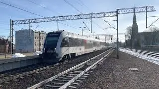 Pociąg Polregio Chojnice-Gdynia Gł&oacute;wna SZT Pesa SA133-025 wjazd na stację kolejową Gdańsk Wrzeszcz