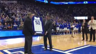 Brent Musburger presented with UK jersey