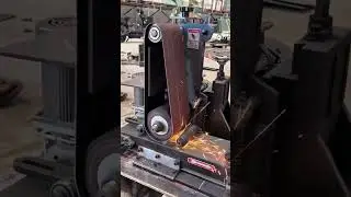 Industrial belt sander machine used for surface grinding