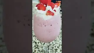 Strawberry protein smoothie. #shorts #strawberry #smoothie #smoothierecipes #recipe #breakfast