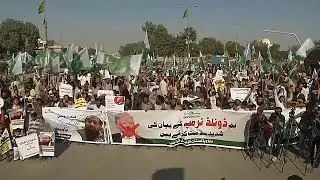 U.S. suspends aid to Pakistan accusing it of failing to deal with terrorist groups