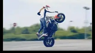 Dziewczyny Na Motocyklu { Piękna i Bestia }
