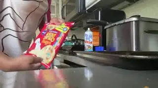 How i baked cookies 🍪 with a broken ankle 💪🏾