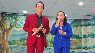 Nhạc sĩ Hữu Hạnh đứng hình với Tiếng hát nghệ sĩ Vũ Đức Minh 