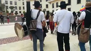 Tambores y flautas en el monumento a la batalla de ayacucho