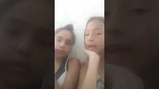 Karauque entre melhores amigas