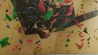 Trying as many as I can black (V3-V5) boulders at A Bloc in Brussels
