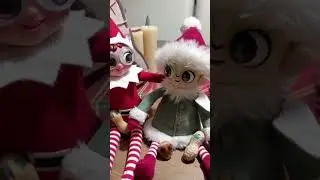 Copak asi skř&iacute;tci letos u Klaudinky vyvedli?👀😱🌲 #christmas #elfontheshelf #klaudiland #elf