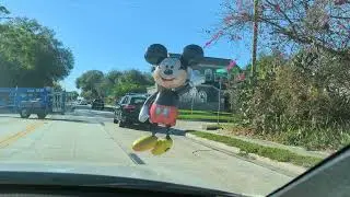 Mickey Mouse Balloon in Traffic