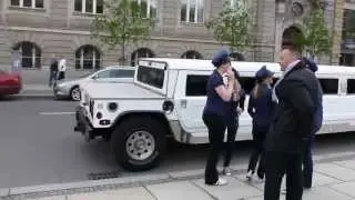 Hummer H1 Streched Limosine @ Gendarmenmarkt Berlijn. Hummer Limo. Humvee.