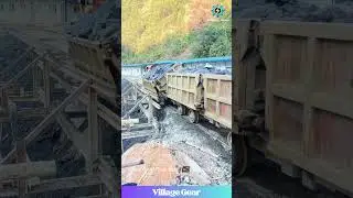 This Old School Mine Cart Dump is Oddly SATISFYING! ⛏️🚂 Rock n' Roll! #mining #oddlysatisfying