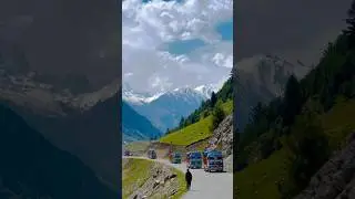 Uff these vibes ❤️🚙 #kashmir # #song #hindisong #music #mountains #jannatkashmir #shortsfeed