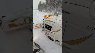 Snowplowing #truckerlife #plowtruck #truckdriver #plogbil #snowremoval #truck #m&auml;hlers #meiren