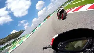Kawasaki z800 vs. MvAgusta Brutale @ Sepang Circuit
