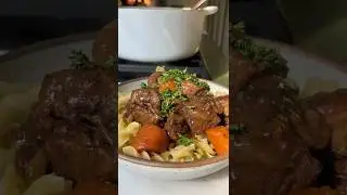 Говядина по-бургундски (Французское рагу из говядины в соусе из красного вина)