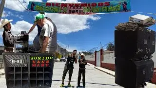 La descarga entrevistando a un sonidero de su pueblo.