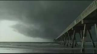Travel agencies warn Hurricane Arthur to delay travel