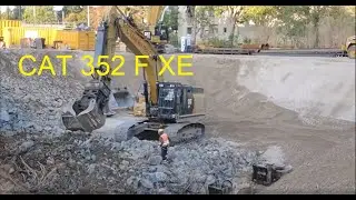 Excavator CAT 352 F XE - demolition site