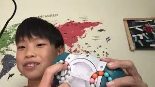 Weird thing (but it&rsquo;s like a small puzzle that you can turn)