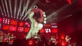 GREEN DAY live in Toronto - Brain Stew going into American Idiot