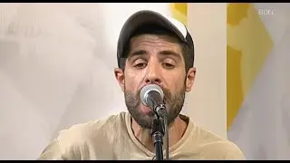 Senyor Peix interpreta en directe 'Pensa' al Badalona Tres60