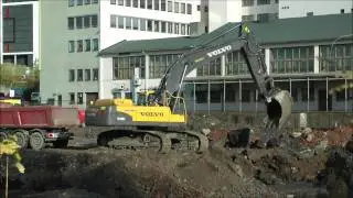 Volvo EC460CL Loading Mercedes Benz Actros Truck