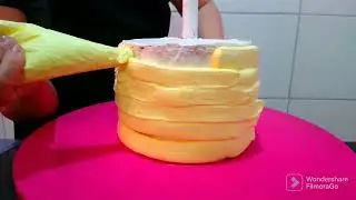 Bolo de 2 andares com guindaste caseiro pra 40 pessoas/Tema 15 anos @danielebolos2781