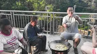 玉平安顿好家里决定去广东、希望得到朋友们一如既往的支持 #我的乡野山居生活 #乡村美食 #厨男