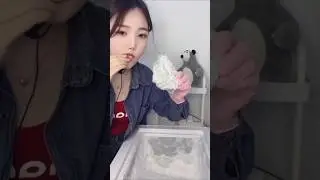 ASMR морозильная камера иней поедание льда