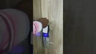 Operating a lock in a hotel with a card at Lagos Ikeja #lagosmainland #lagosisland #nigeria