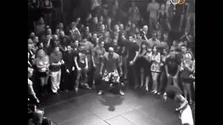 Unbelievable Acrobatic Move in a Street Fight