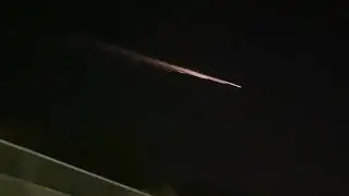 沖縄市上空 &hellip; Mysterious fireballs seen crossing sky over Okinawa, Japan